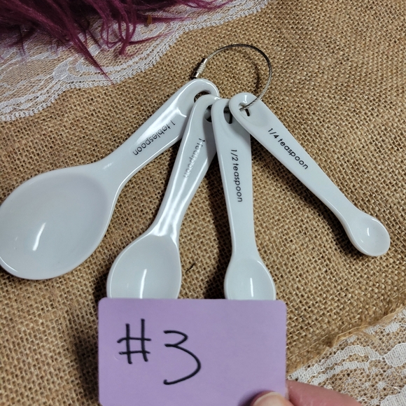 🛒🛍️💥Nwot white ceramic measuring spoon set great gift for the baker - Picture 2 of 5